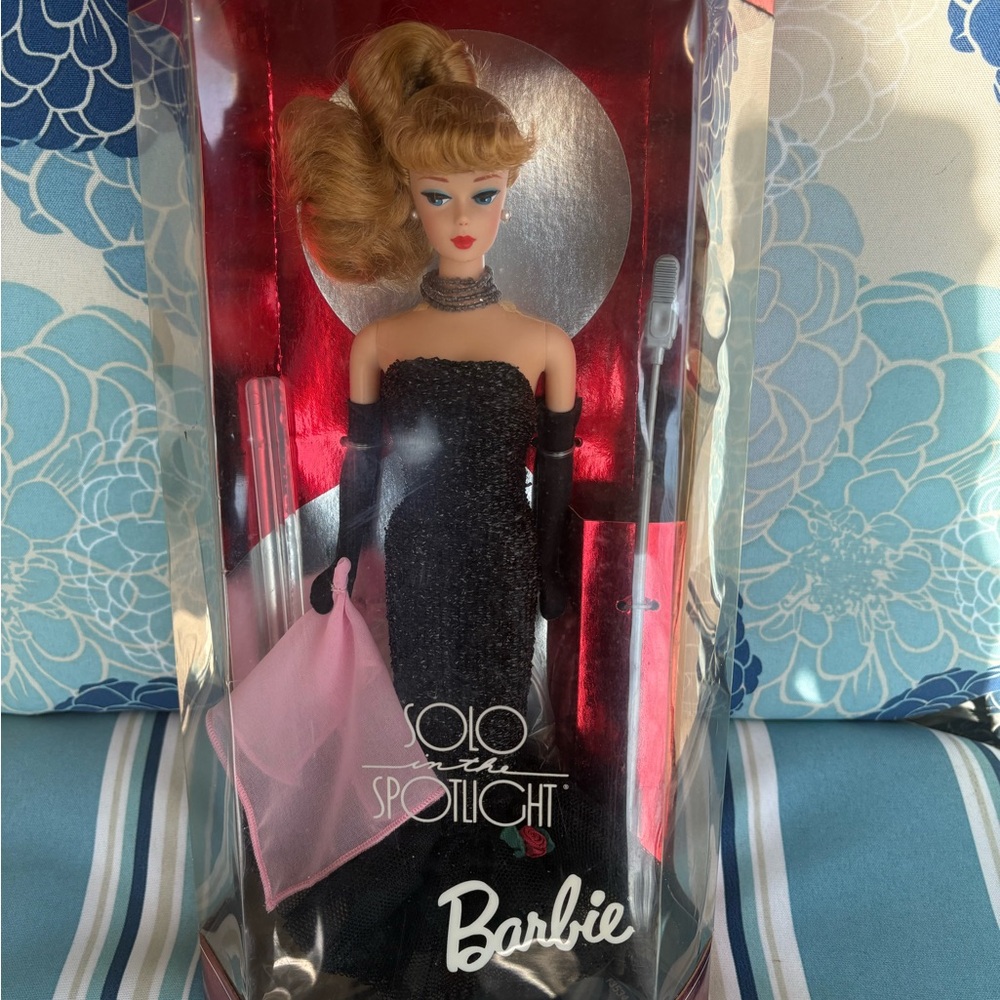 Barbie Solo in the Spotlight - Glittering Black Gown with Pink Scarf